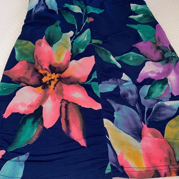 Floral Windsor dress - Picture 6 of 6